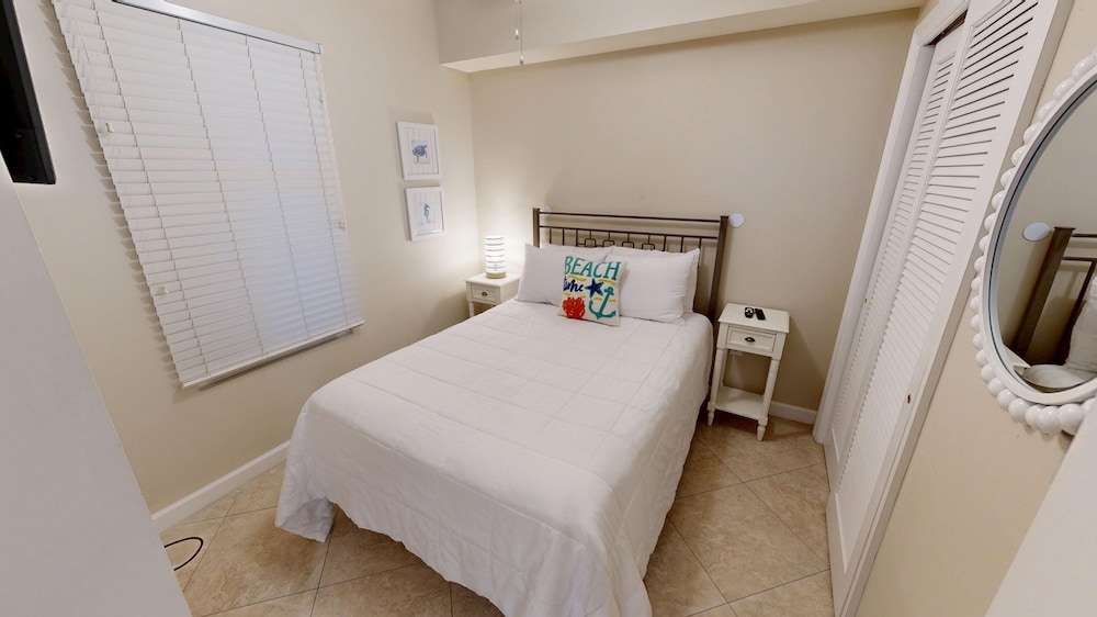 Sterling Shores 902 3 Bedroom Condo