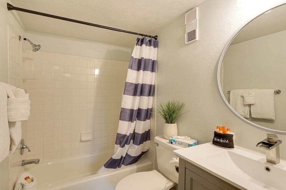 Close to Rocky Mtn Slopes! Cozy Silverthorne Condo