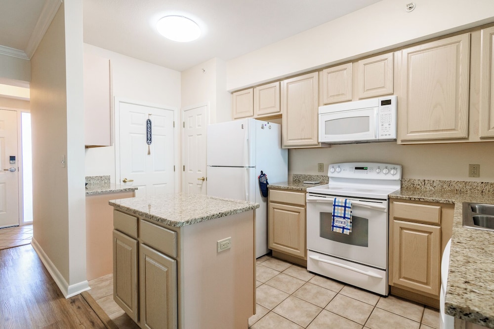 Beachview Condo in Legacy Tower 1 -603 - Fully Furnished 3 Bedroom 2 Bathroom