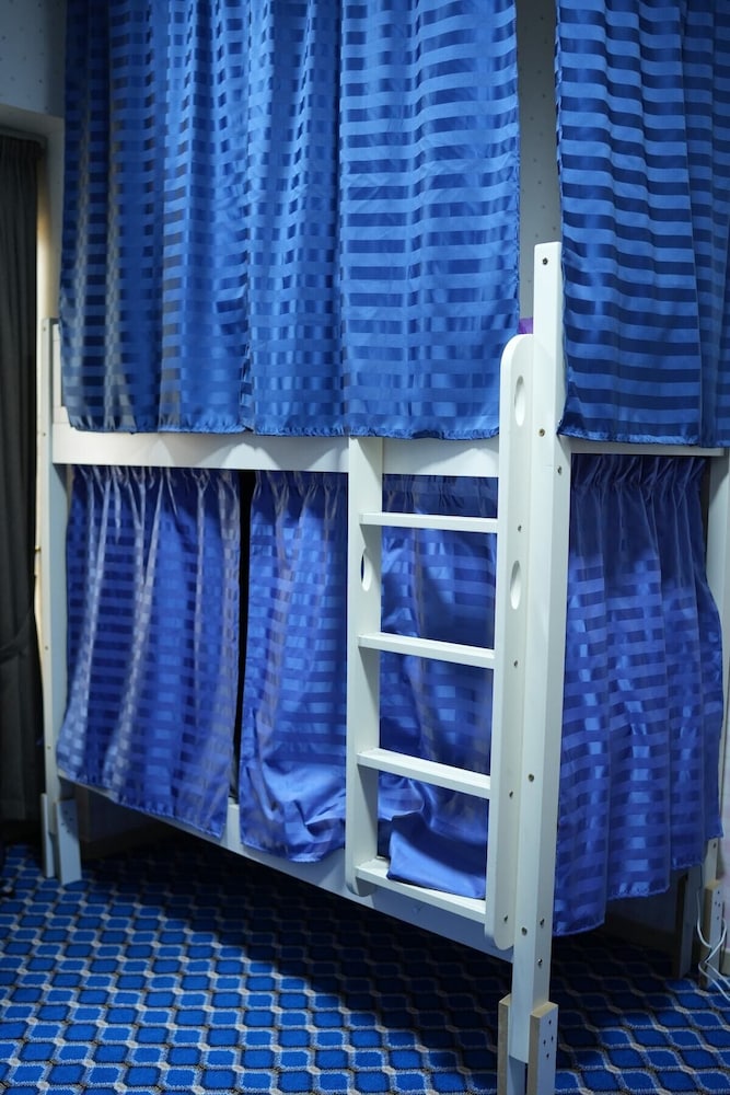Free Gym and Pool Near to Beach Bunk Bed