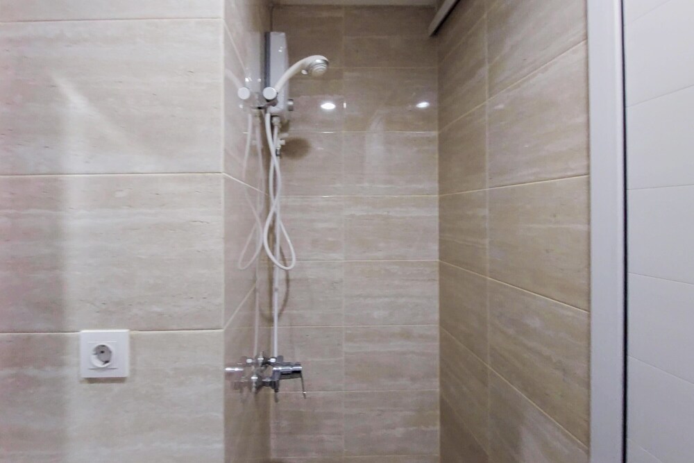 Comfort and Nice Studio Apartment at Springwood Residence