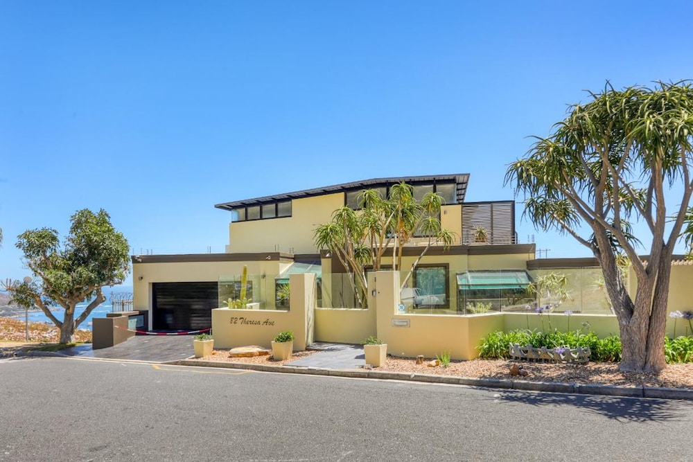 Villa Sol Camps Bay - Family Retreat With 360 Views
