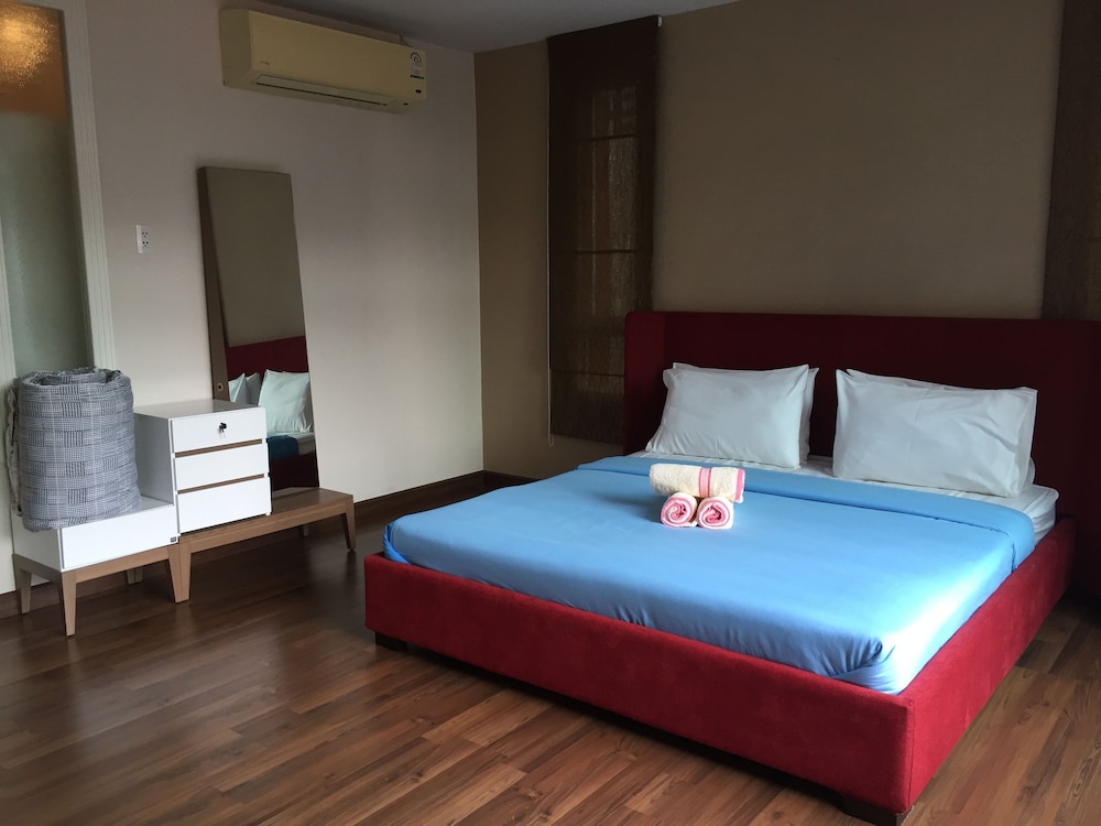 Beachfront Family Penthouse Hua Hin