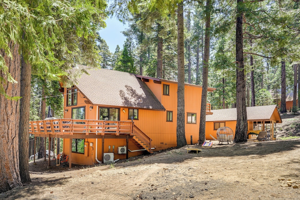 Cabin Getaway Near Big Trees Park: Game Room, Deck