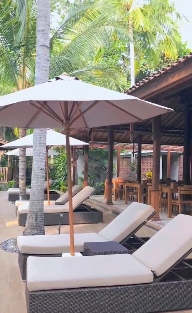 Villa Lova Sambirenteng