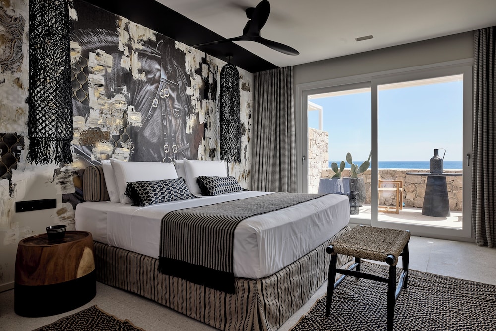 Artemis Seaside Resort
