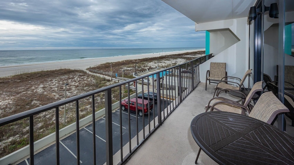 Island Winds East 301 3 Bedroom Condo