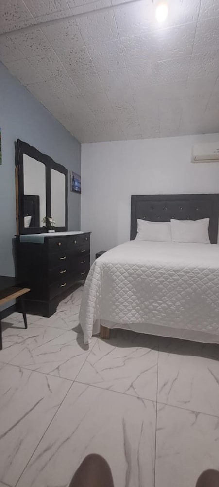 Inviting 1-bed Apartment in Ocho Rios