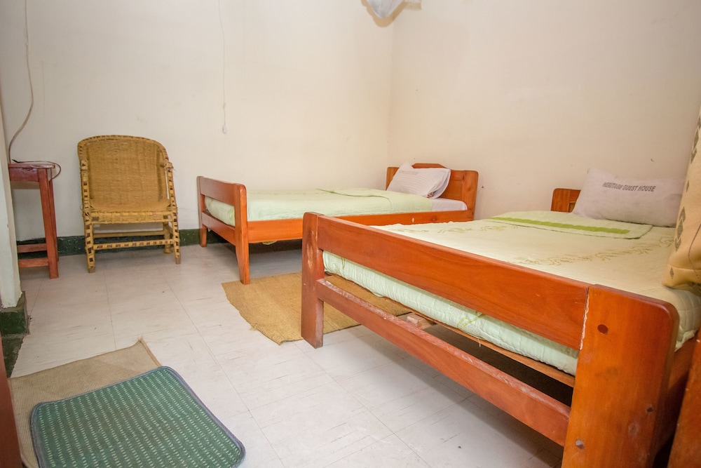 Sabinyo Guest House