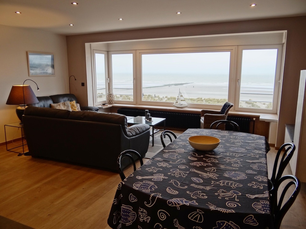 Apartment in Nieuwpoort With Ocean Views