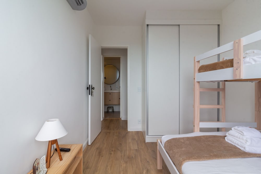 Your Complete Retreat in Barra da Tijuca Av702