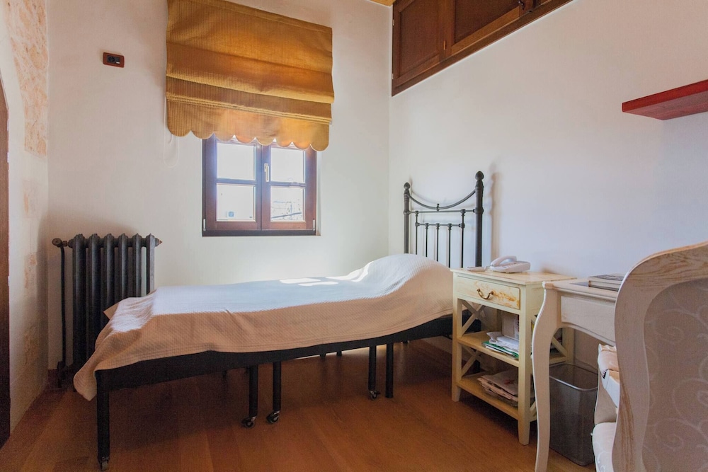 Luxurious Venetian 3 Floor House in the old Port