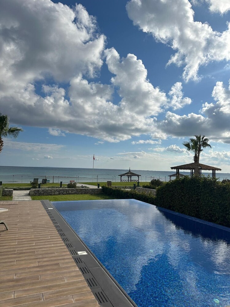 Four Seasons Life Official