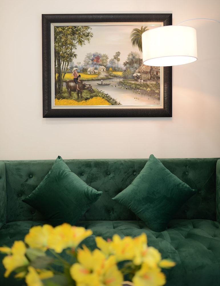 Jennifer House - Millenium Apartment