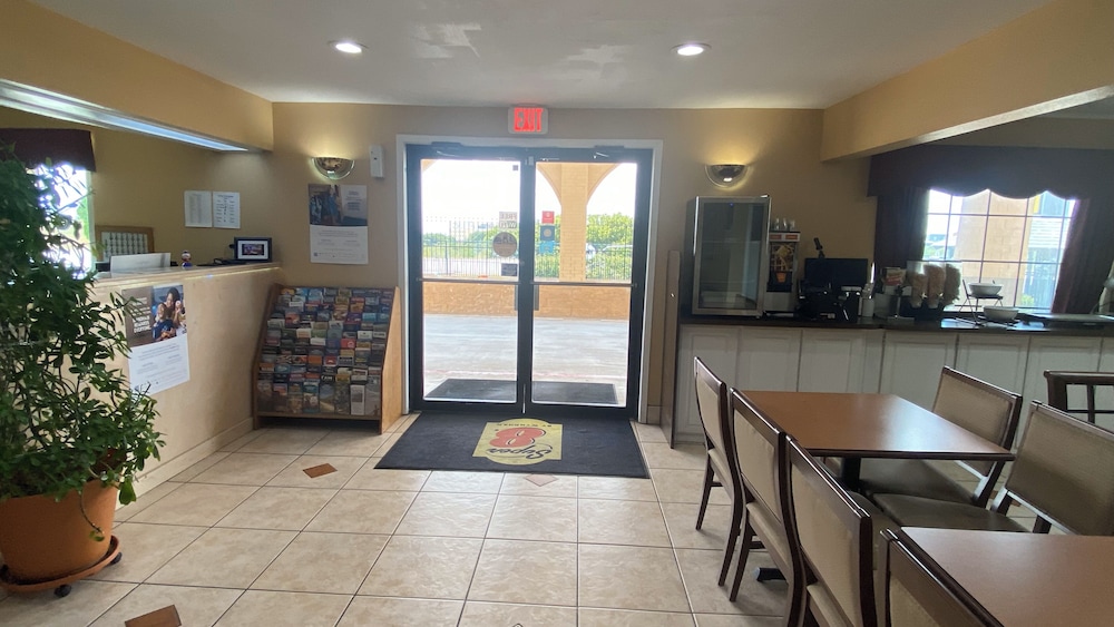 Super 8 by Wyndham Decatur Texas