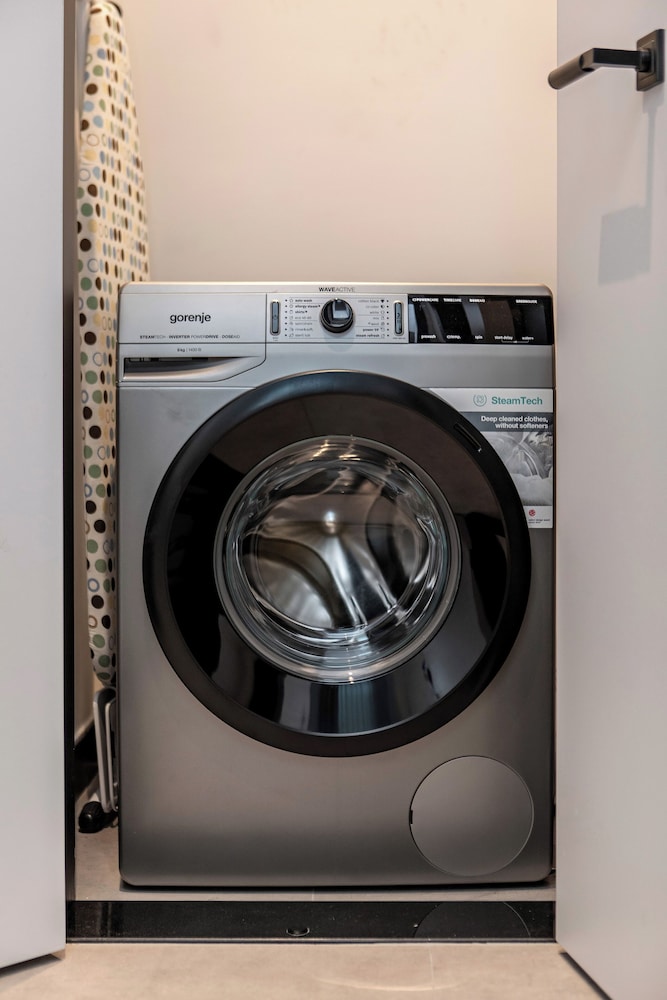 Premium 1BR Apartment at 15 Northside