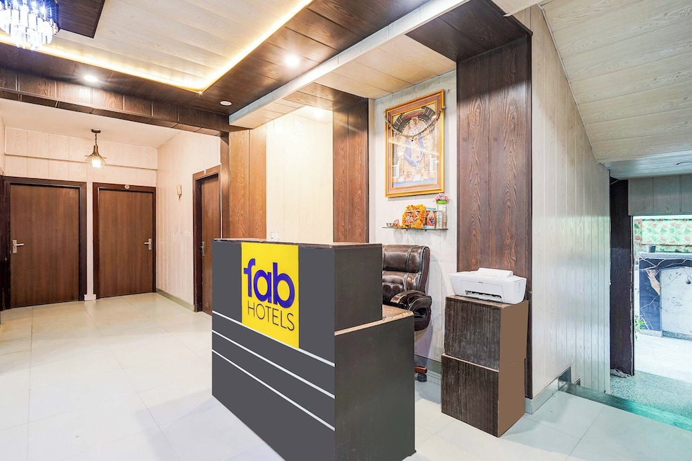 Fabhotel Novis House