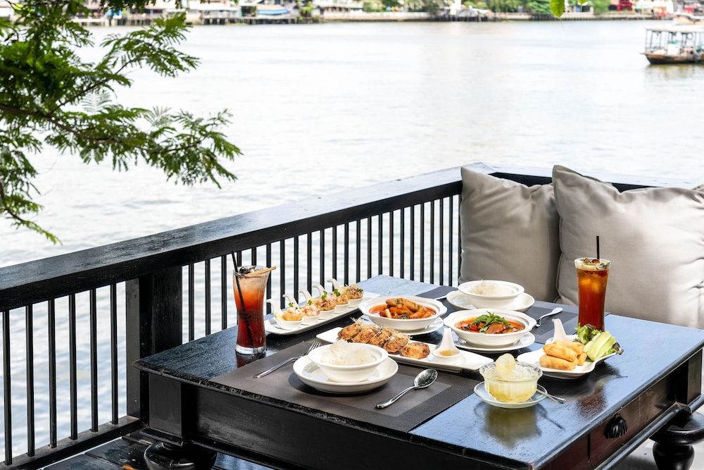 Amdaeng Bangkok Riverside Hotel 44