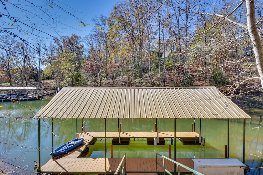 Lovely Lake Hartwell Retreat With Dock  Grill! - Property Image 1