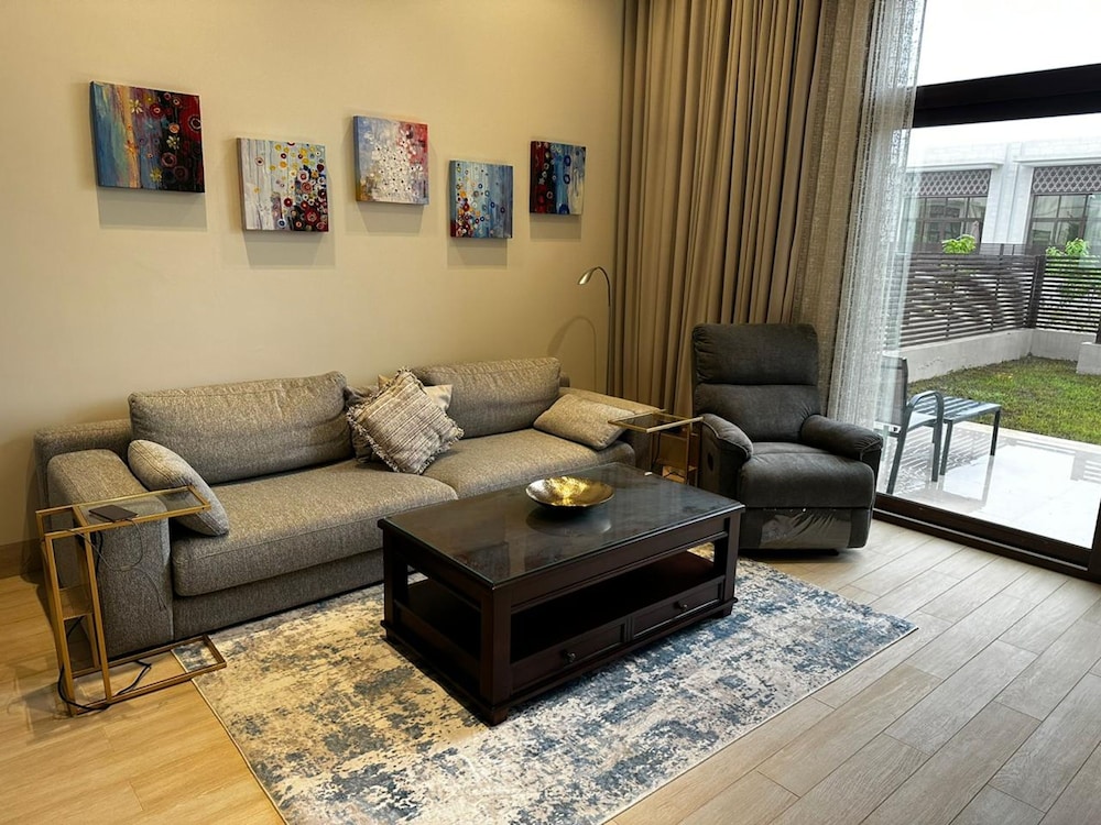 One-bedroom Escape With Scenic View