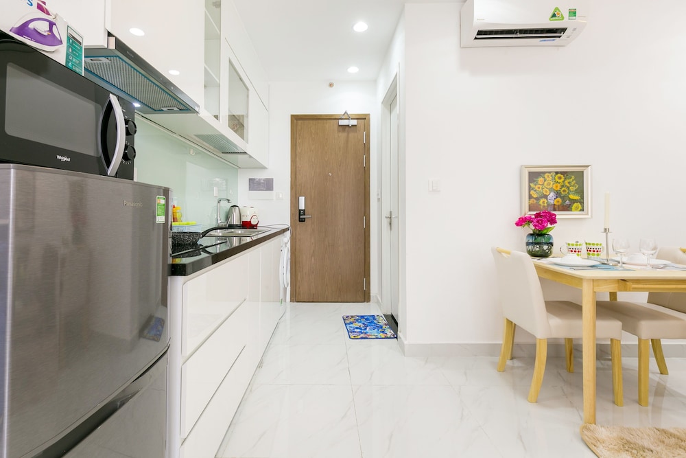 Jennifer House - Millenium Apartment