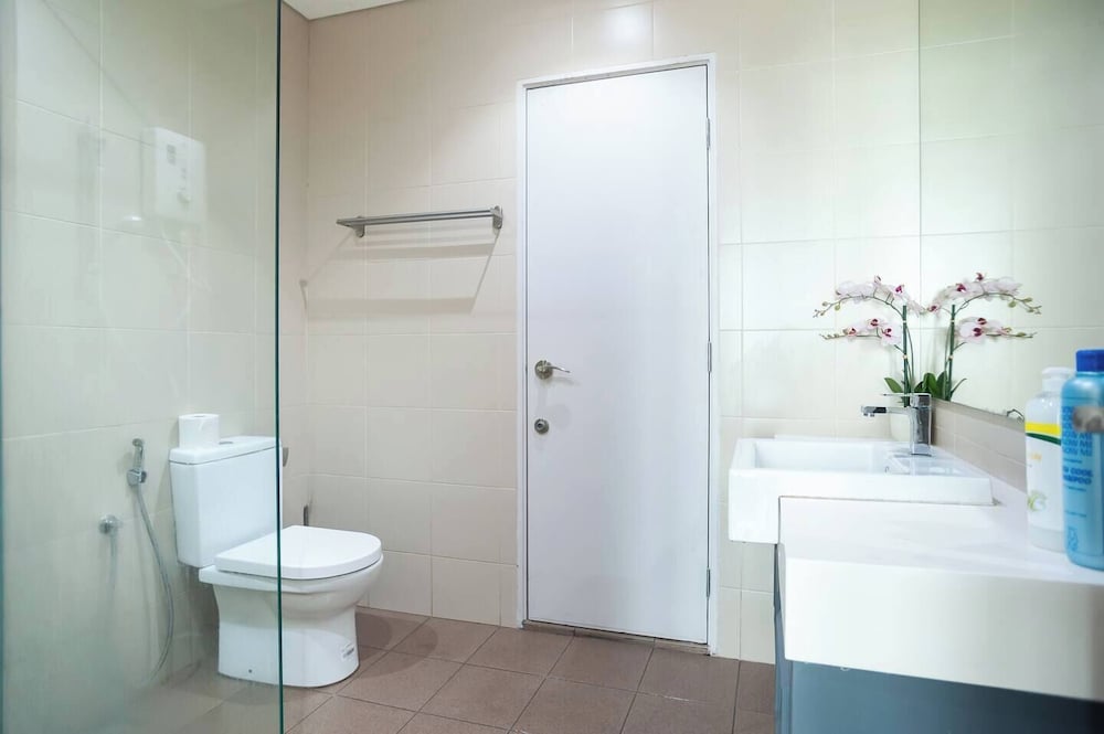 ICity Luxury Condo by Smarthome