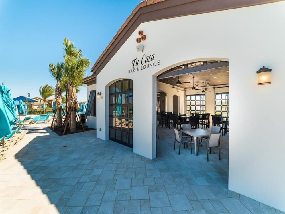 Beautiful Windsor Villa - Image 3