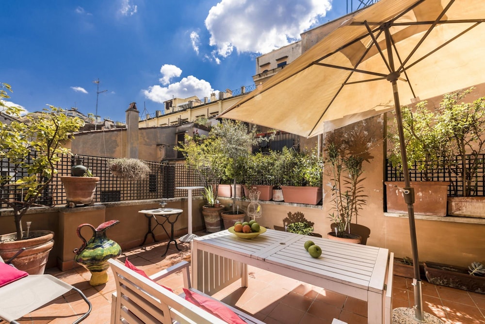 Chiara in Pantheon Apartment With Terrace