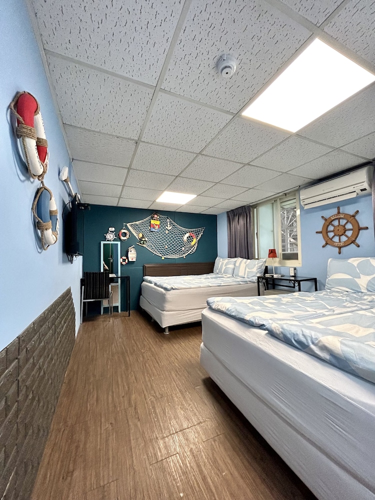 Ximen Triple Tiger Hostel