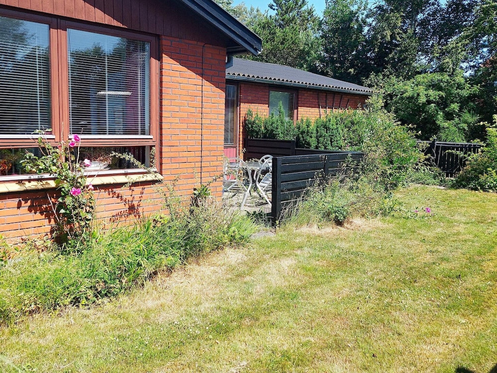 10 Person Holiday Home in Albaek