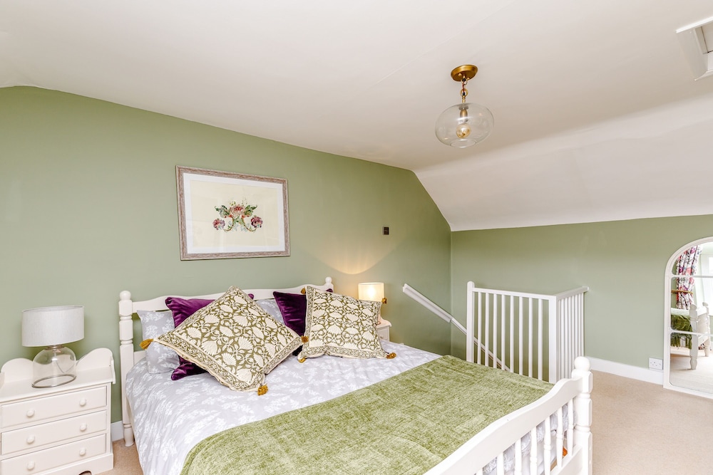 3 Canalside Cottages