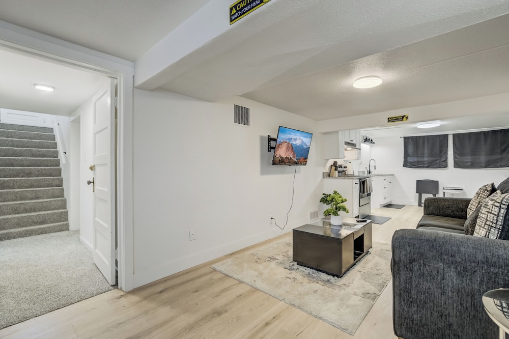 1318 E Pikes Peak