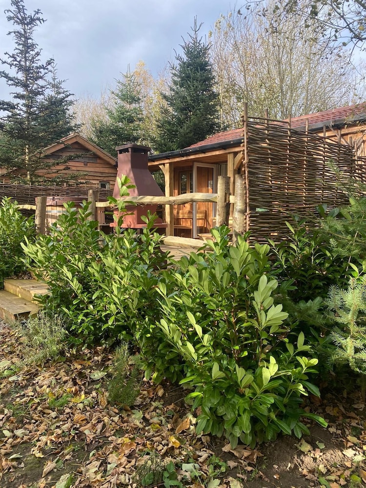 Hayne Barn Estate - Private Estate : 6 Eco Lodges - 1 Studio