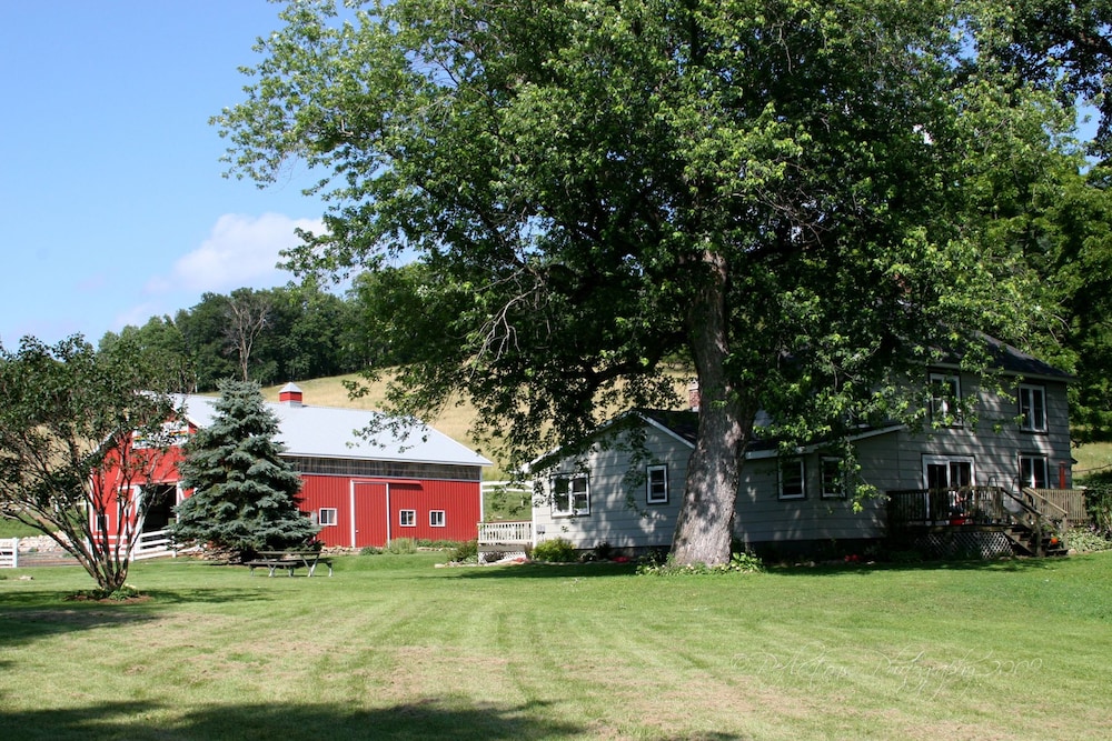 Rainbow Ridge Farms Bed and Breakfast Onalaska/La Crosse