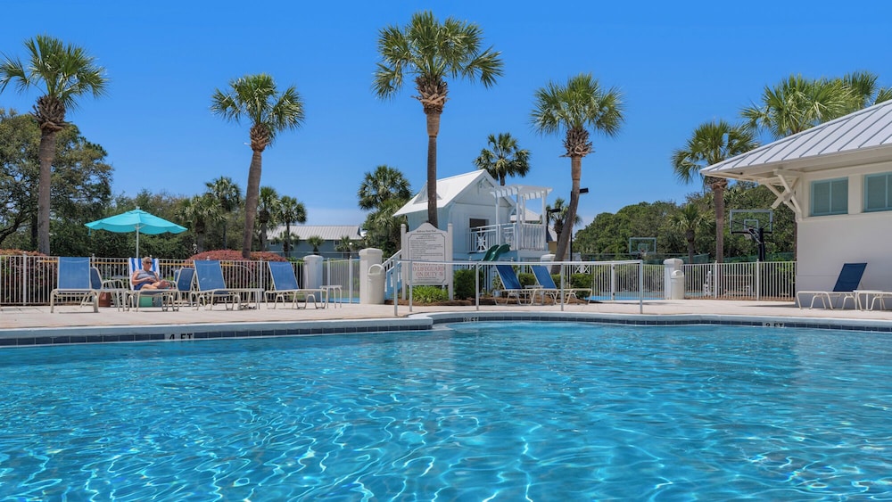 Lakefront Haven in Carillon Beach
