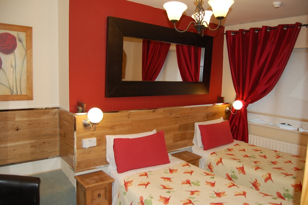 FlyOver Bed and Breakfast