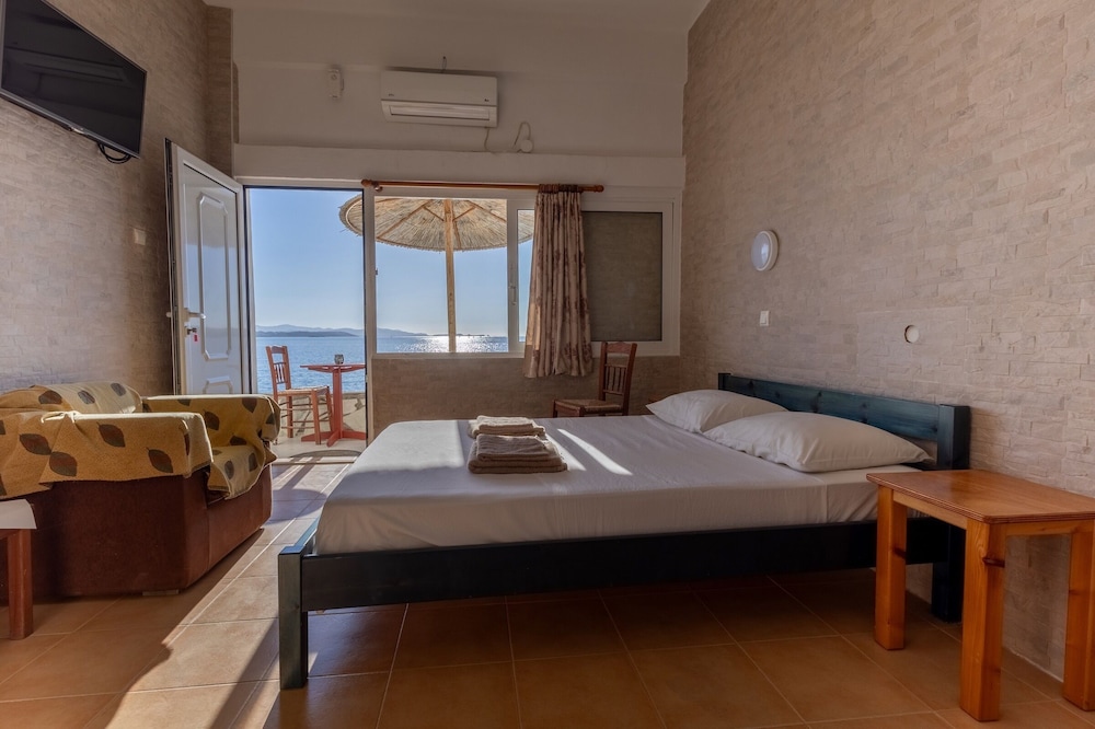 Petalides Apartments photo 3