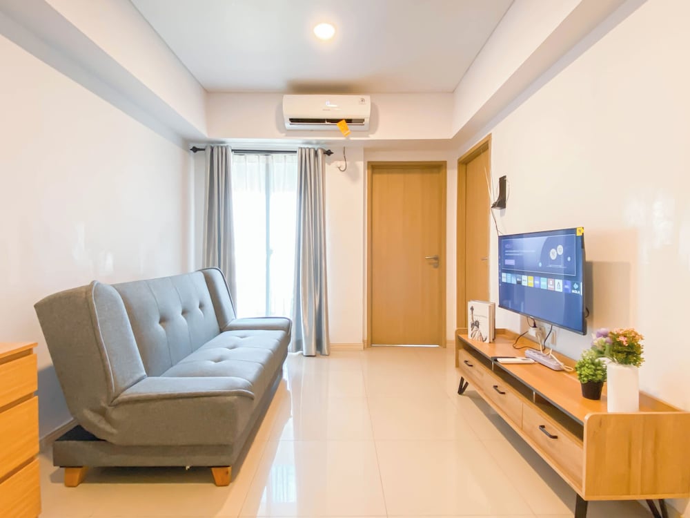 Comfy Stay 2Br At Meikarta Apartment