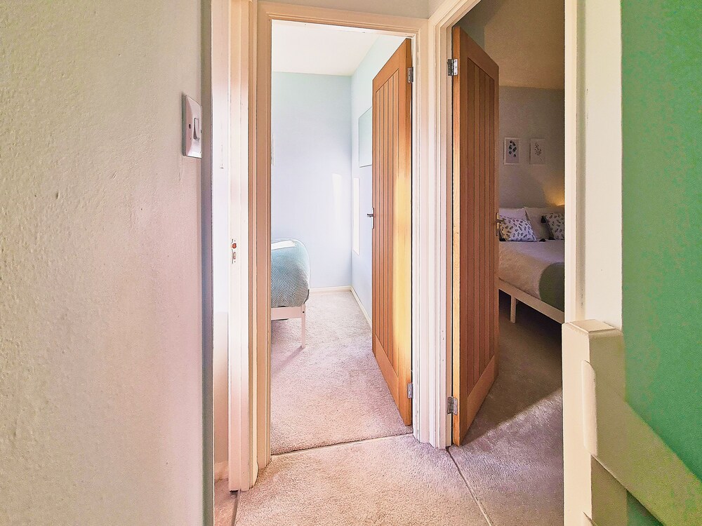 Bluebirds Cottage Light Airy 2BD Bourton view 5