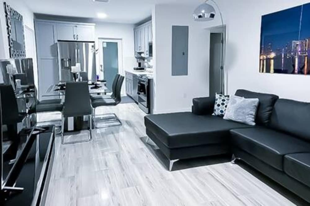 Modern Lux Home 3BR 2BA With Heated Pool
