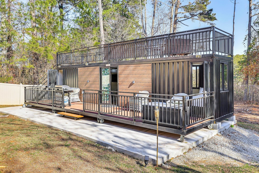 5 Mi to Stone Mountain: Lithonia Getaway