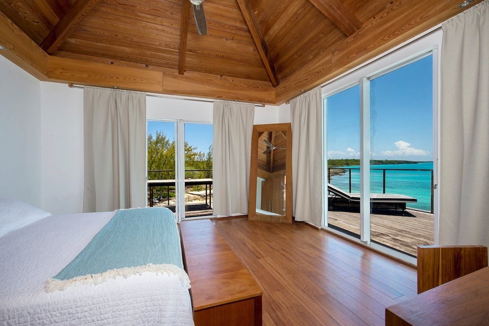 Touch Of Class Estate - A Caribbean Beachfront Estate 5 Bedroom Estate