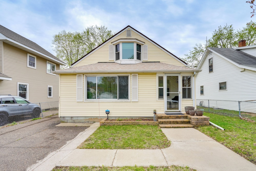6 Mi to Dtwn: St Paul Home w/ Patio