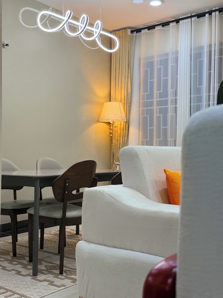 Charm Luxe Homes