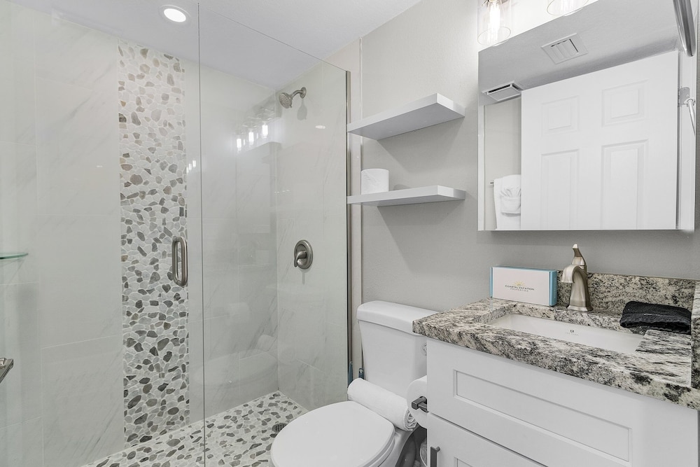 Seaside 108: Oceanview 2br/2ba Condo With Pool, Steps To Beach 2 Bedroom Condo