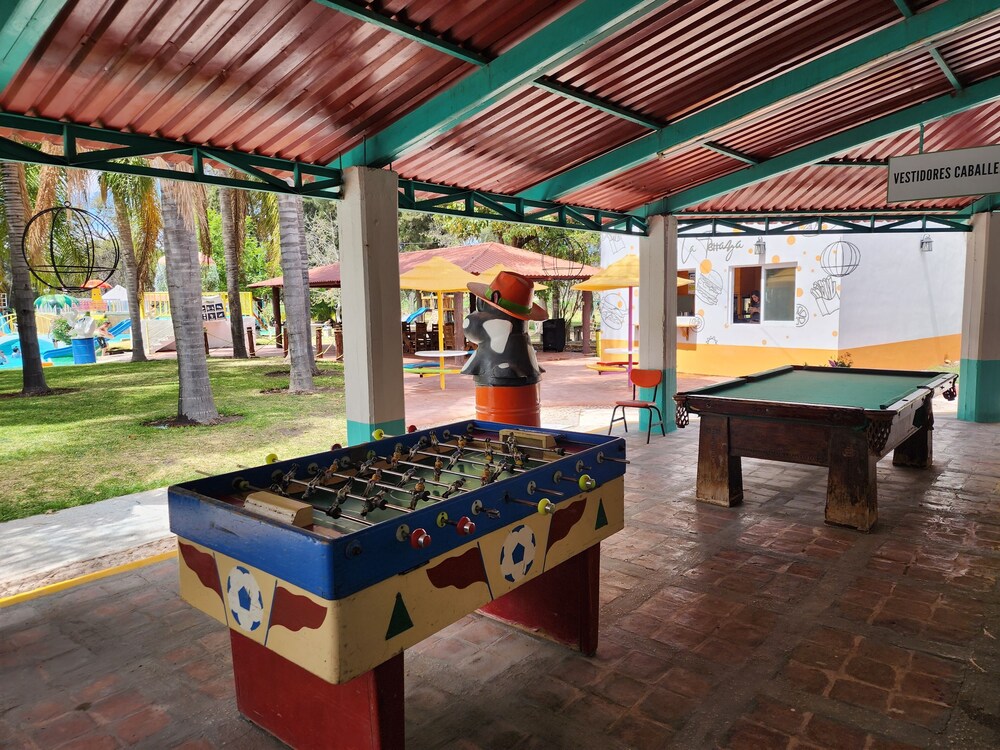 Parque Girasoles Balneario & Cabañas