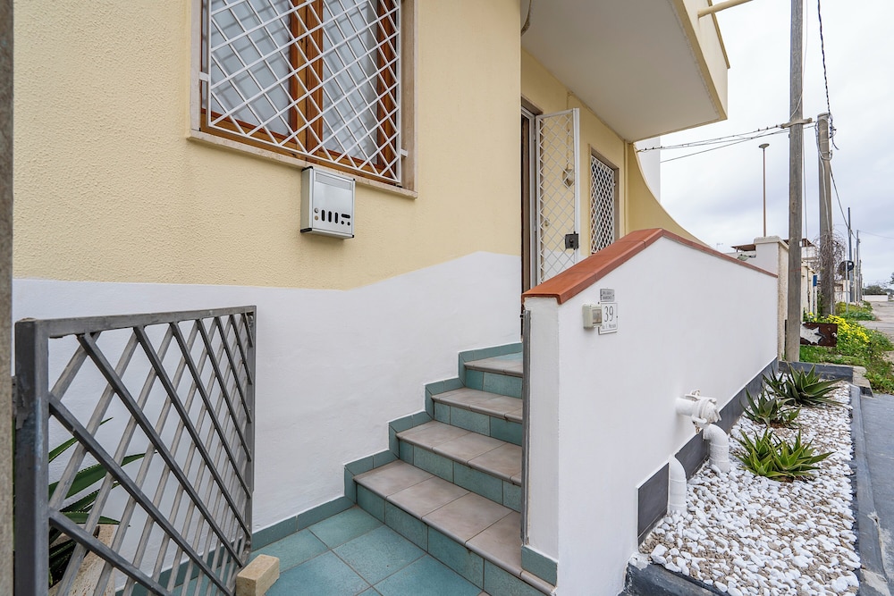 Casa Torre San Giovanni Near the Sea
