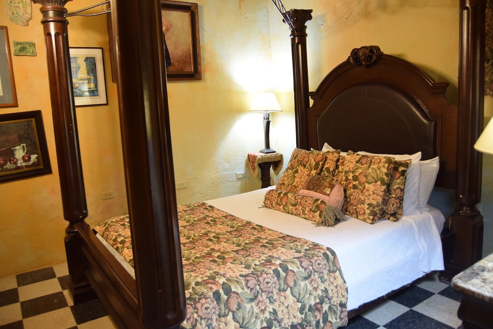 The Gallery Inn - Property Image 55