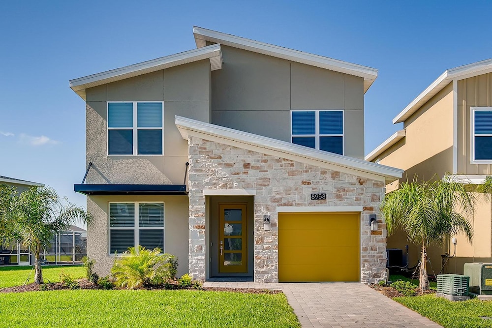 8958 CC 5BR Single Family Retreat With Private Pool - Image 1