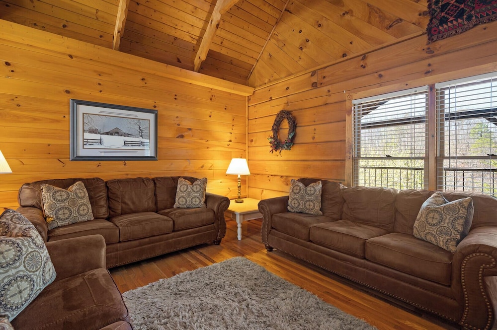 Country Pines Lodge